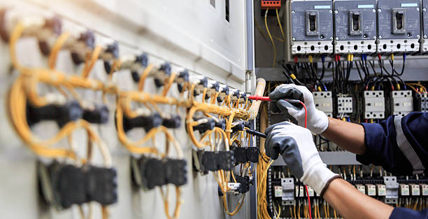 Professional Electrician technician working in Sacramento, CA
